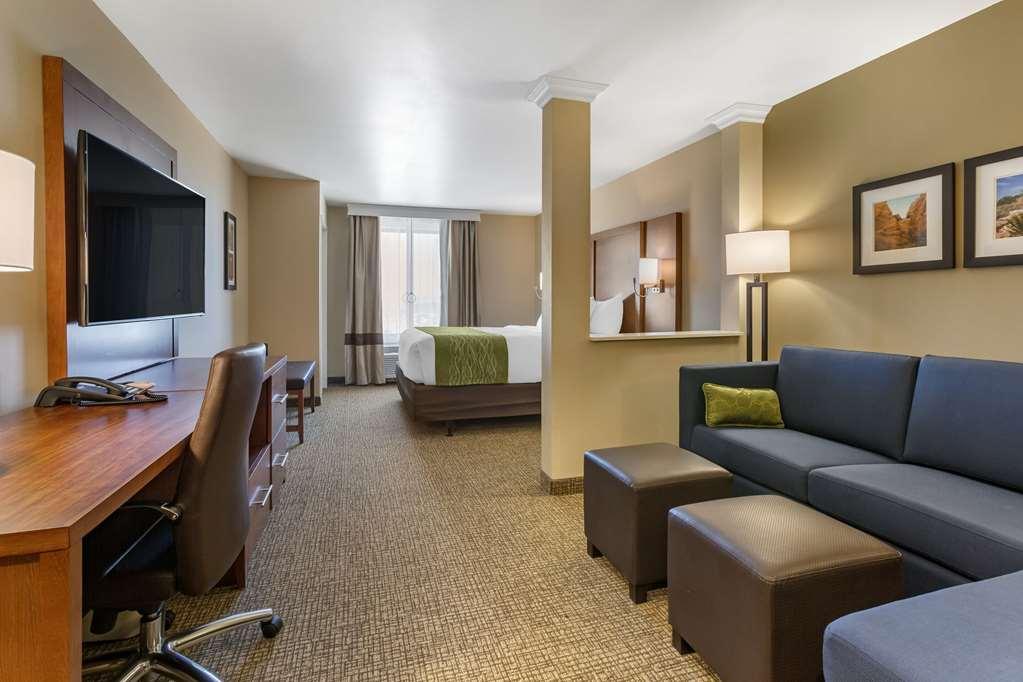 Comfort Suites Albuquerque Airport Habitación foto